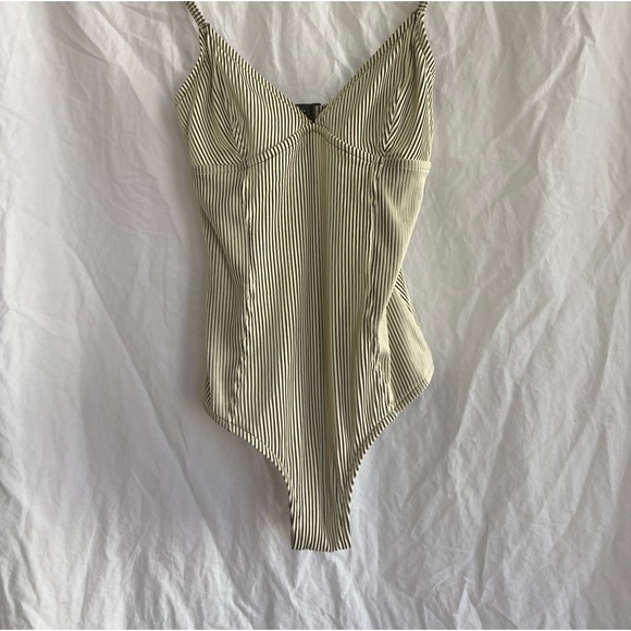 Zulu & Zephyr Husk Stripe Textured One Piece Swimsuit Size 6 - Picture 3 of 12